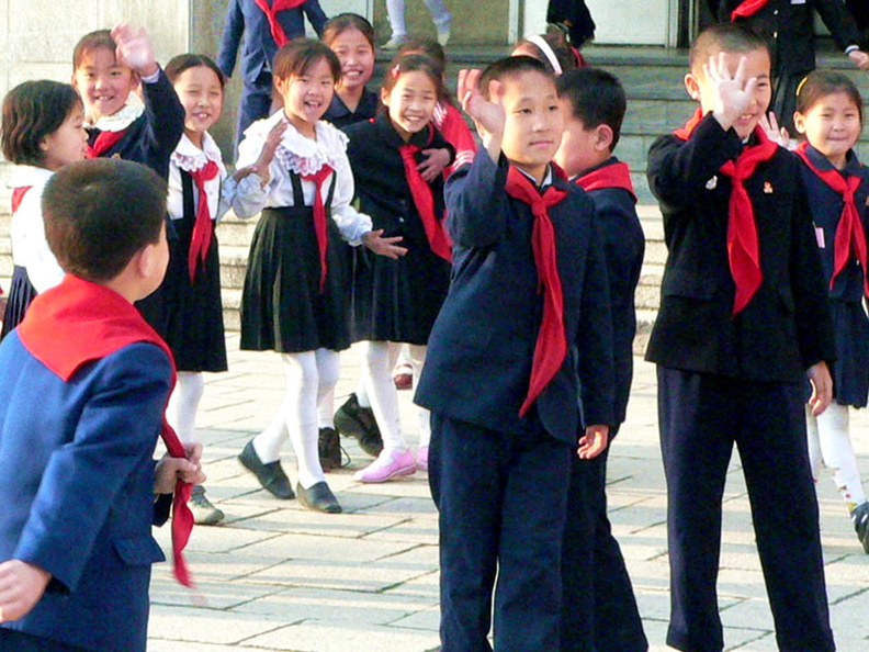 c104Pyongyang-childrens-palaceP1010655.jpg