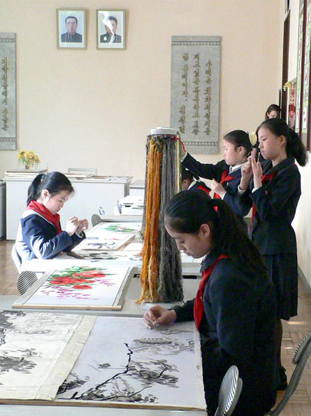 c103Pyongyang-childrens-palaceP1010649.jpg